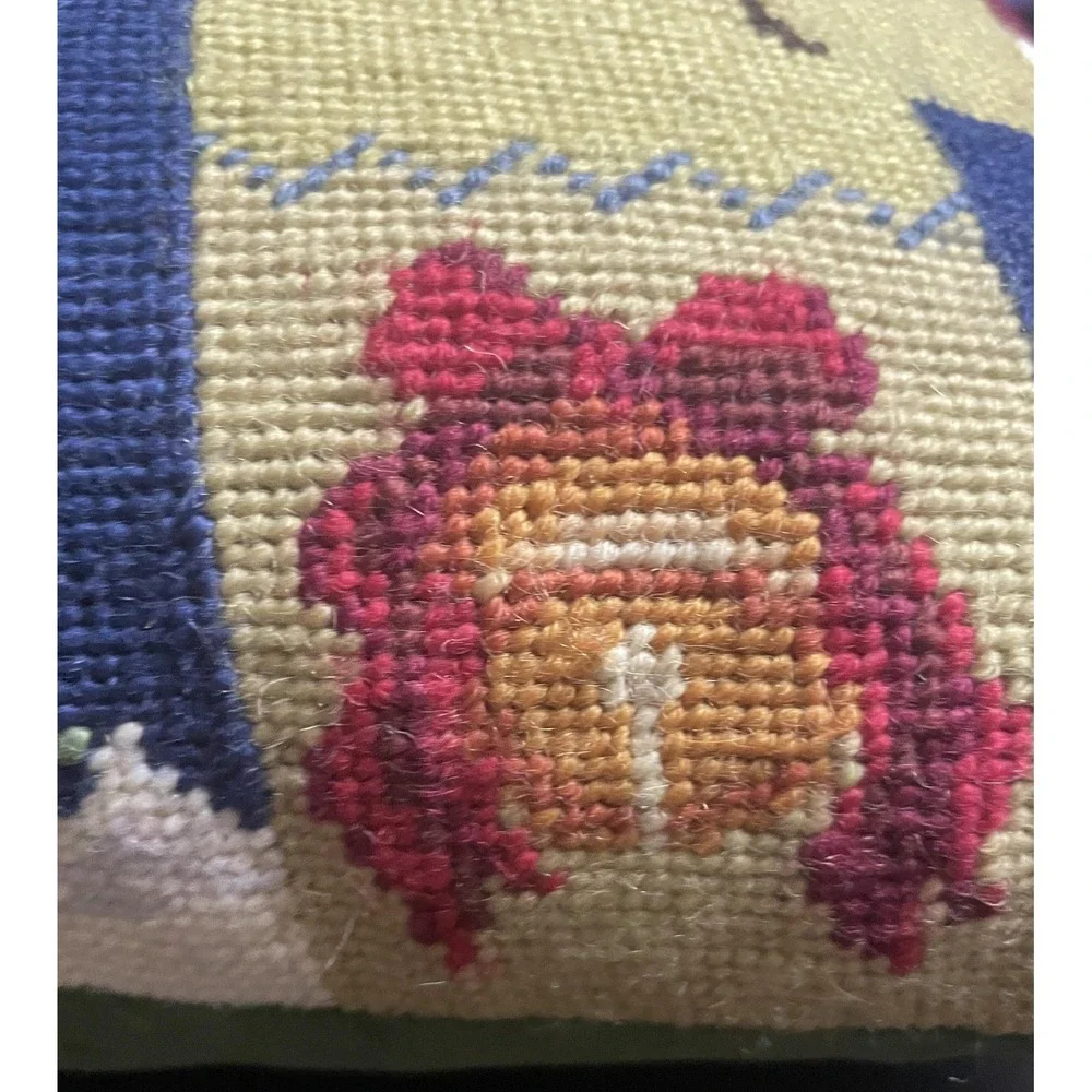 VTG Needlepoint Christmas Pillow Feather Insert 17